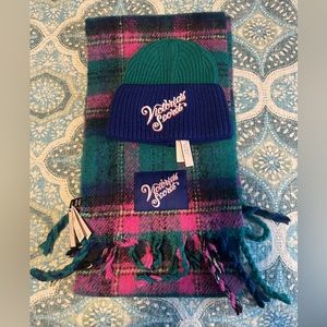 Victoria’s Secret Hat & Scarf Set ‼️NWT‼️